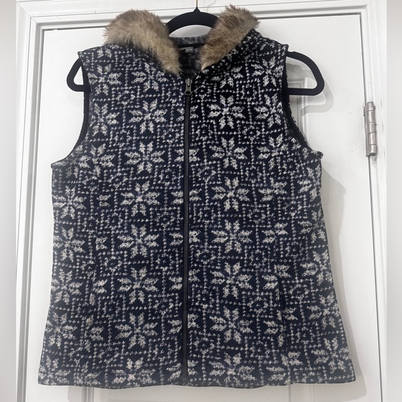 TALBOTS Knit blue and white snowflake fleece lined vest SP - Picture 1 of 6